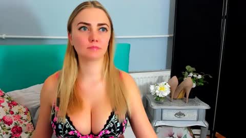 Elise online show from January 17, 5:51 pm