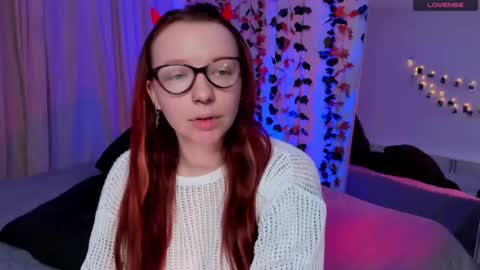 Snapshot of elisetattoo chatting on February 20, 3:45 am inst fansly Elisebuns online show from February 20, 3:45 am