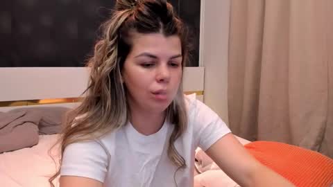 Elly online show from March 14, 9:08 pm