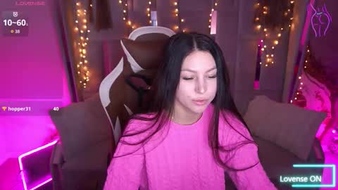 elisevelour online show from February 18, 2:17 pm