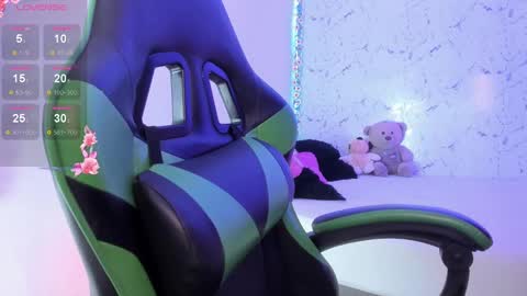 Snapshot of elissa_iris chatting on September 15, 12:39 pm E L I S S A online show from September 15, 12:39 pm