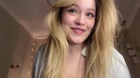 Stephanie online show from January 17, 7:22 pm