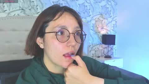 Eliza online show from April 15, 7:38 pm