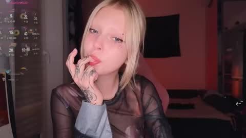 Snapshot of eliza_sadcat chatting on October 2, 6:07 pm Elizabeth online show from October 2, 6:07 pm