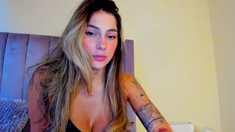 Snapshot of eliza_sanz chatting on February 1, 11:06 pm My name is ElizaPVT is open online show from February 1, 11:06 pm