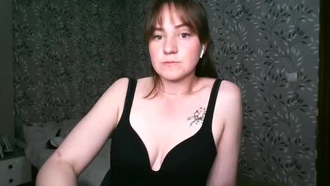 Elizabeth online show from April 9, 9:09 pm