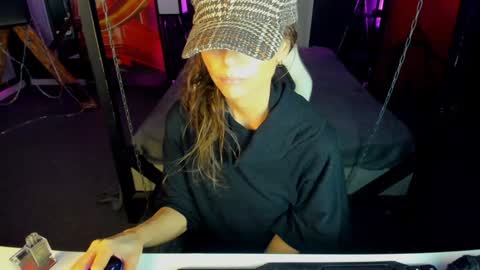 Elizabethangel online show from January 19, 8:51 pm