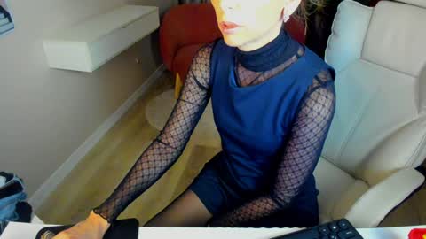 Elizabethangel online show from February 7, 9:48 pm