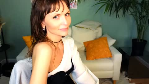 Elizabethangel online show from January 20, 9:24 am