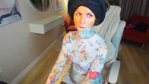 Elizabethangel online show from March 10, 3:23 am