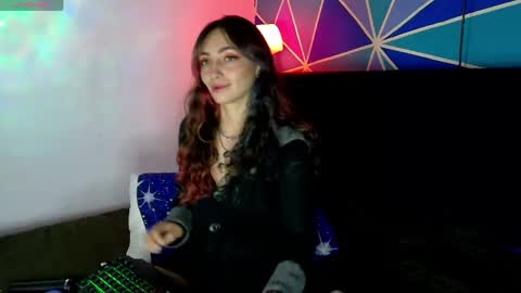 elizabeht_911 online show from April 15, 12:03 am