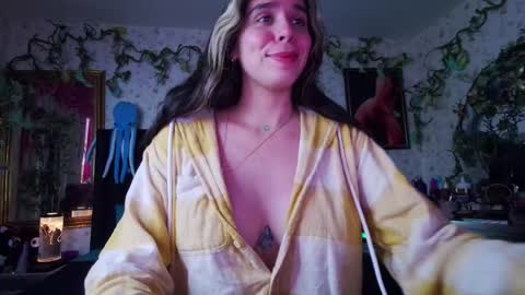 Elizabeth online show from October 13, 8:22 pm