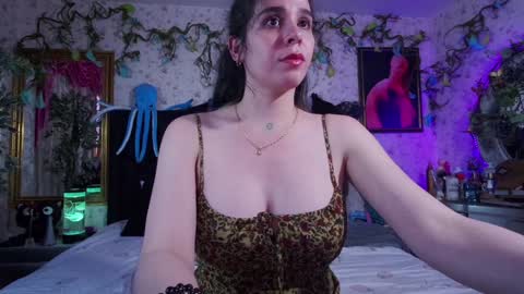 Snapshot of elizabeth77_ chatting on January 27, 8:17 pm Elizabeth online show from January 27, 8:17 pm
