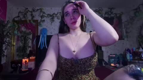 Elizabeth online show from October 6, 11:17 am