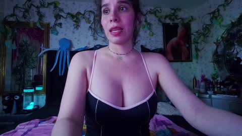 Snapshot of elizabeth77_ chatting on February 18, 8:14 pm Elizabeth online show from February 18, 8:14 pm