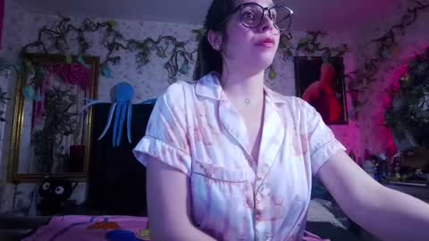 Snapshot of elizabeth77_ chatting on February 22, 12:18 pm Elizabeth online show from February 22, 12:18 pm