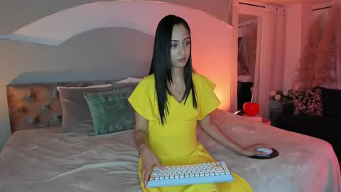 Snapshot of elizabeth_clark_ chatting on September 19, 8:45 pm Eli online show from September 19, 8:45 pm