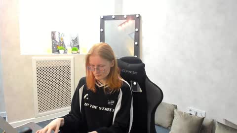 Elizabeth online show from January 31, 8:22 am