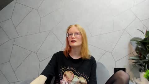 Elizabeth online show from February 13, 8:27 am