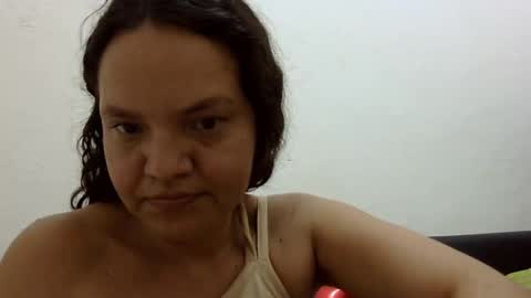 Snapshot of elizabeth_martinez_ chatting on December 8, 10:47 pm Elizabeth Martinez online show from December 8, 10:47 pm