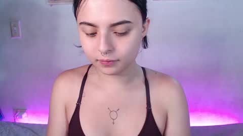 Snapshot of elizabeth_taylorxxx chatting on February 24, 1:24 am Elizabeth Taylor online show from February 24, 1:24 am
