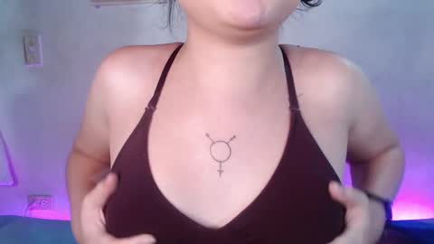 Snapshot of elizabeth_taylorxxx chatting on January 18, 4:48 am Elizabeth Taylor online show from January 18, 4:48 am