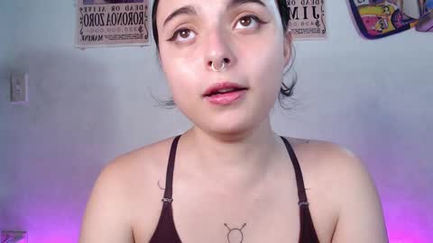 Snapshot of elizabeth_taylorxxx chatting on January 5, 12:20 am Elizabeth Taylor online show from January 5, 12:20 am