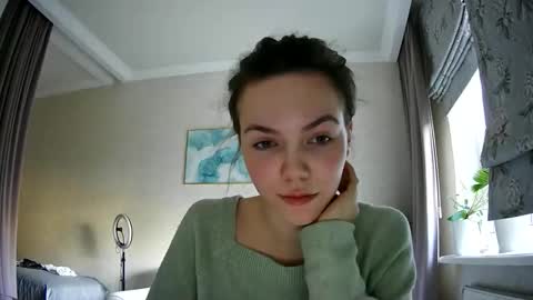 elizabeth_xi online show from October 1, 7:29 am