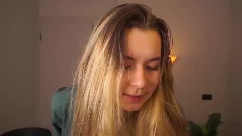 Snapshot of elizabethennals chatting on September 15, 6:53 pm Elizabeth online show from September 15, 6:53 pm
