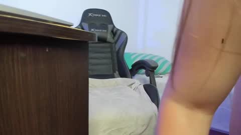 instgram aly leiv17 ---- Im model-independent online show from January 11, 12:01 am