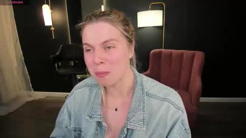 Snapshot of elizabethmad chatting on September 17, 9:51 pm elizabethmad online show from September 17, 9:51 pm