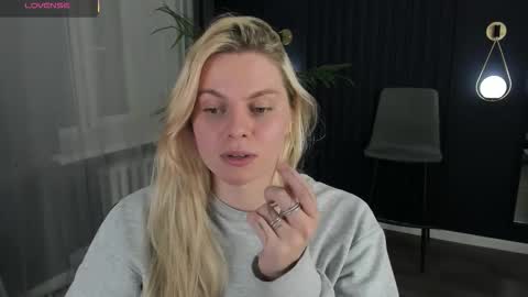 Snapshot of elizabethmad chatting on September 11, 9:38 pm elizabethmad online show from September 11, 9:38 pm