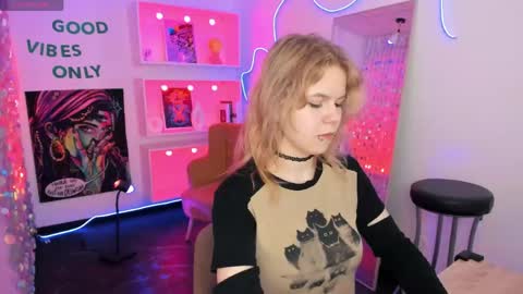 Elizabeth online show from May 2, 5:57 am