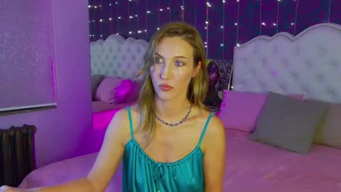 Snapshot of elizamayers chatting on February 27, 10:20 pm Linda online show from February 27, 10:20 pm