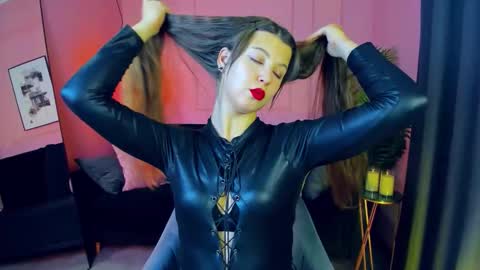 Eliza online show from October 9, 1:16 pm