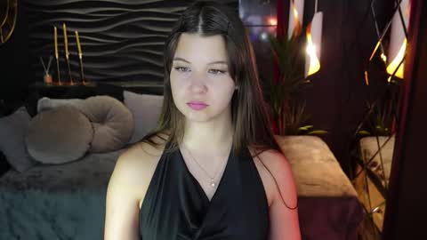 Eliza online show from October 12, 1:37 pm