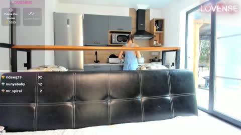 Eliz                               online show from November 14, 10:50 am