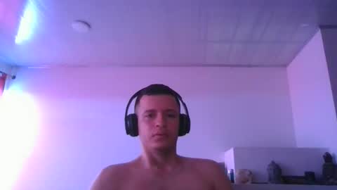 elkinjose182112 online show from April 19, 5:58 pm