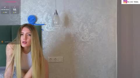 Ella online show from February 18, 3:10 am