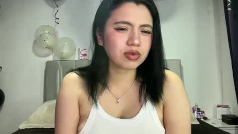 Snapshot of ella_aq chatting on December 2, 6:57 am Ella online show from December 2, 6:57 am