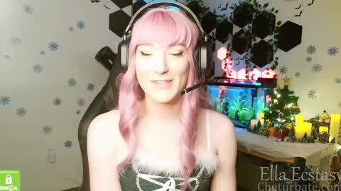 Snapshot of ella_ecstasy chatting on December 21, 2:09 am Ella Ecstasy online show from December 21, 2:09 am