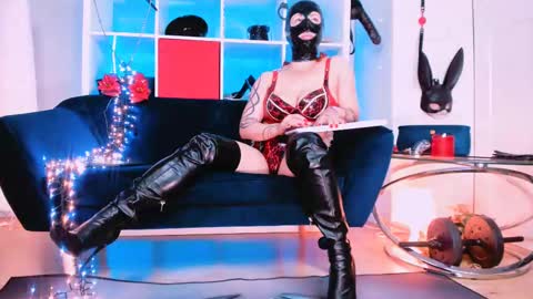 ella_kross online show from February 10, 12:08 pm