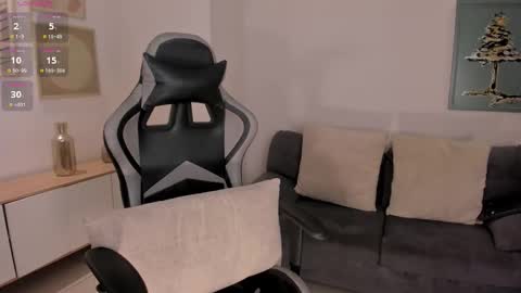 EllaClark online show from October 18, 6:56 pm