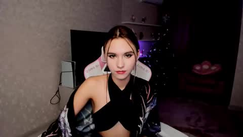 ellacurtis online show from December 14, 8:37 pm