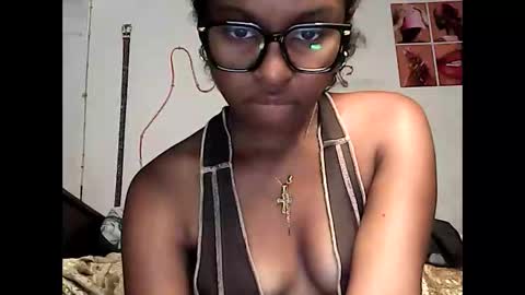 ellah245 online show from April 15, 9:48 pm