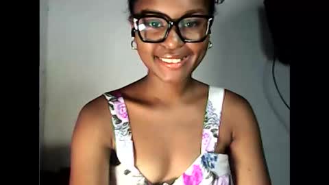 ellah245 online show from March 5, 9:46 pm