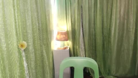 Snapshot of ellah_morena chatting on February 19, 4:44 am Ellah online show from February 19, 4:44 am