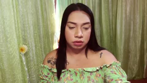 Snapshot of ellah_morena chatting on February 21, 1:22 pm Ellah online show from February 21, 1:22 pm