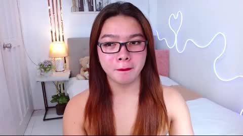 ELLAH online show from September 22, 2:04 am