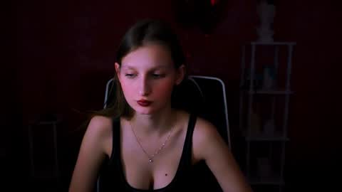 Snapshot of ellahorton chatting on March 9, 10:19 am Ella online show from March 9, 10:19 am